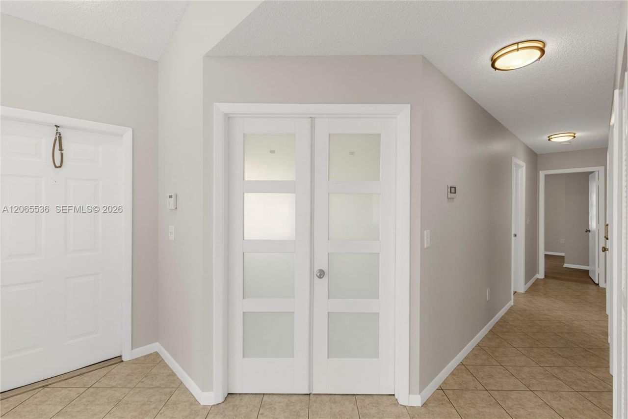 363 NW 158th Ave, Pembroke Pines, FL 33028 Photo