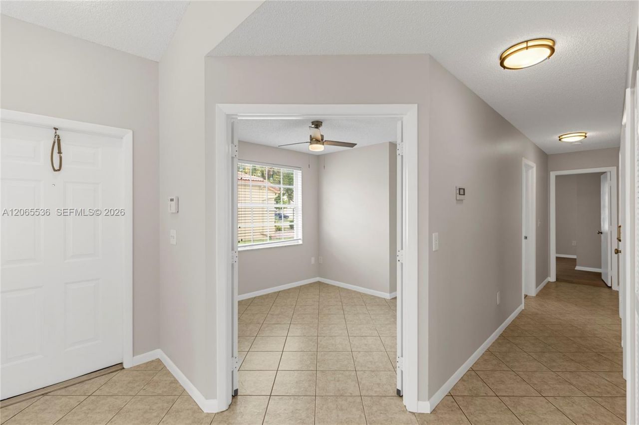 363 NW 158th Ave, Pembroke Pines, FL 33028 Photo