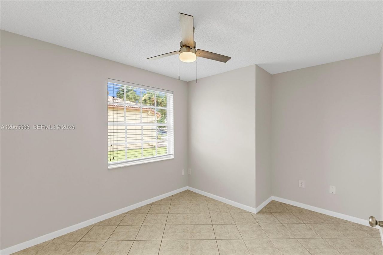 363 NW 158th Ave, Pembroke Pines, FL 33028 Photo