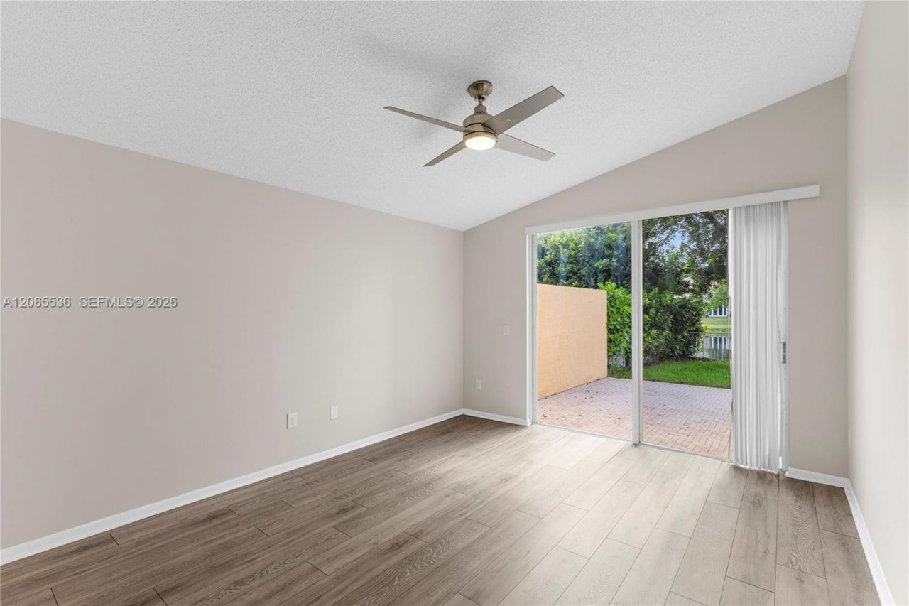 363 NW 158th Ave, Pembroke Pines, FL 33028 Photo