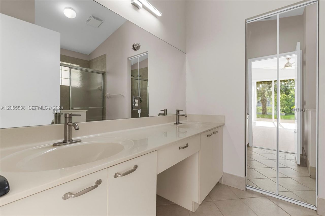 363 NW 158th Ave, Pembroke Pines, FL 33028 Photo
