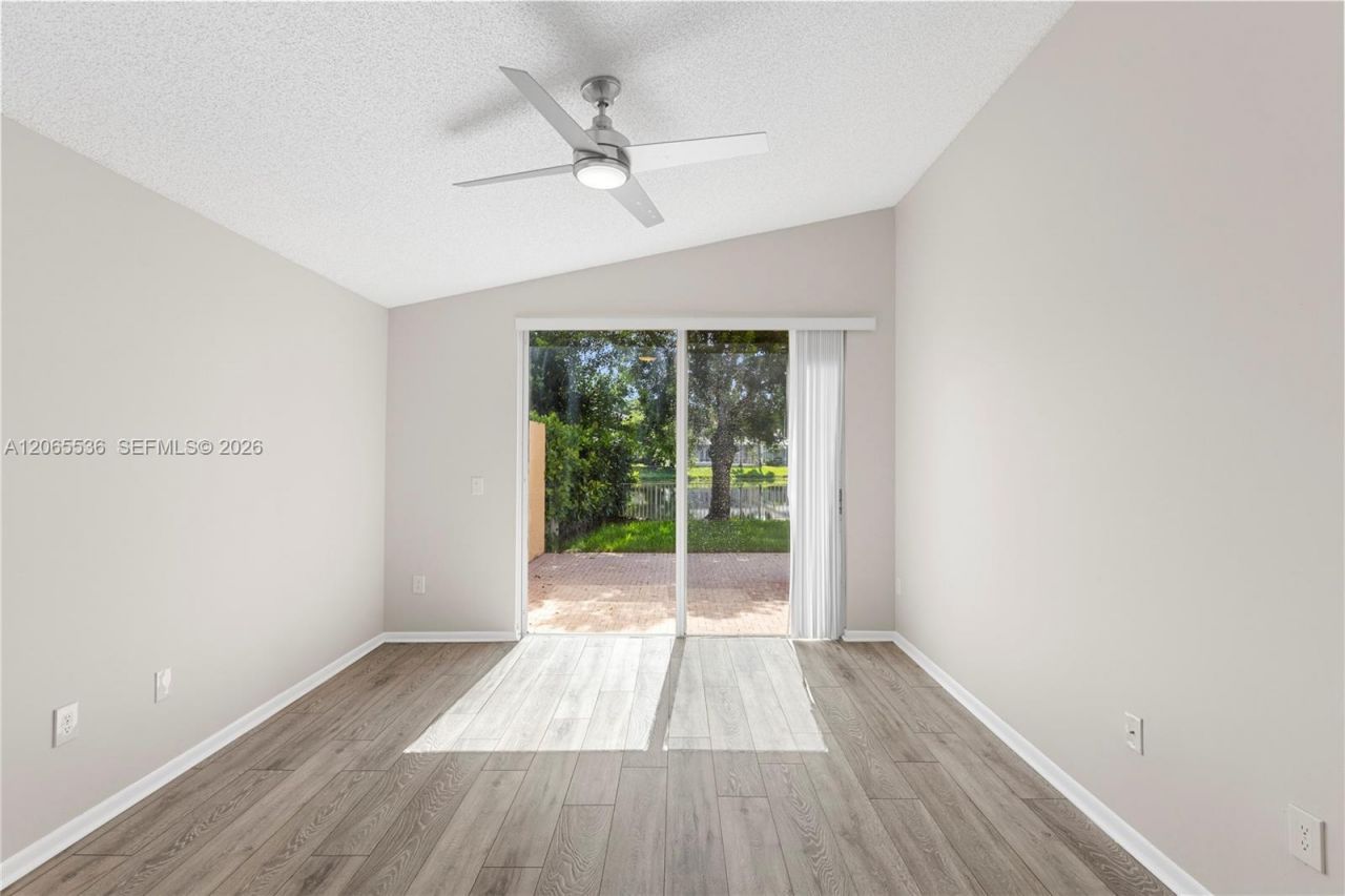 363 NW 158th Ave, Pembroke Pines, FL 33028 Photo