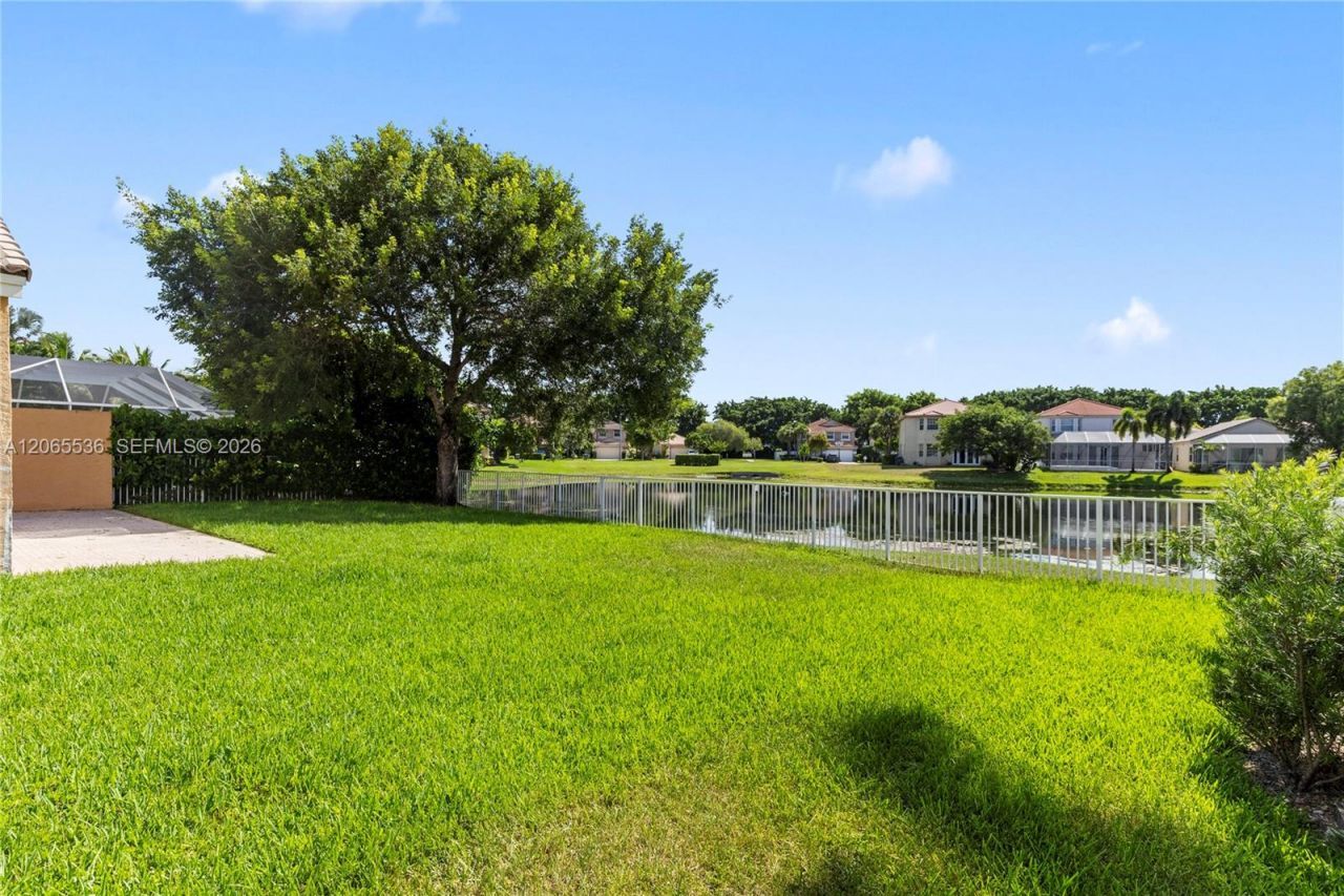 363 NW 158th Ave, Pembroke Pines, FL 33028 Photo