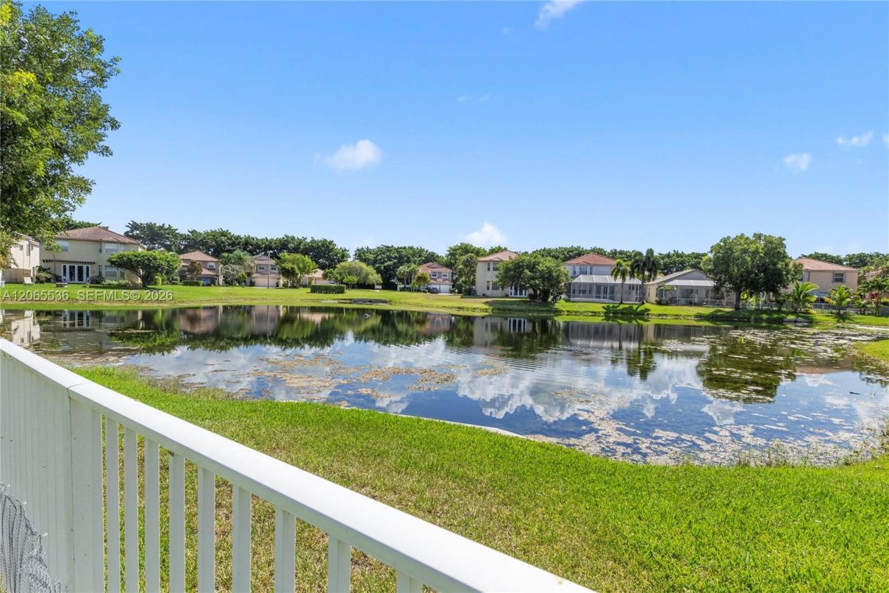 363 NW 158th Ave, Pembroke Pines, FL 33028 Photo
