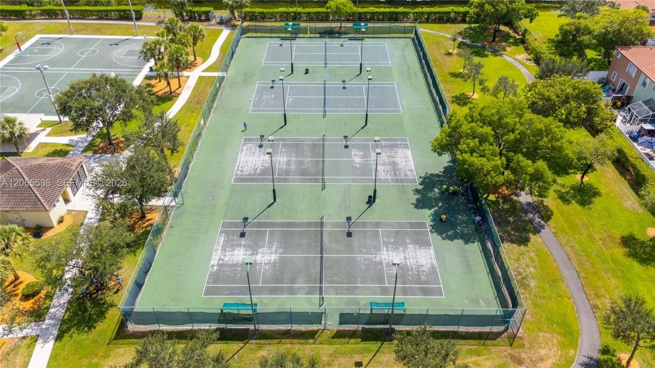 363 NW 158th Ave, Pembroke Pines, FL 33028 Photo
