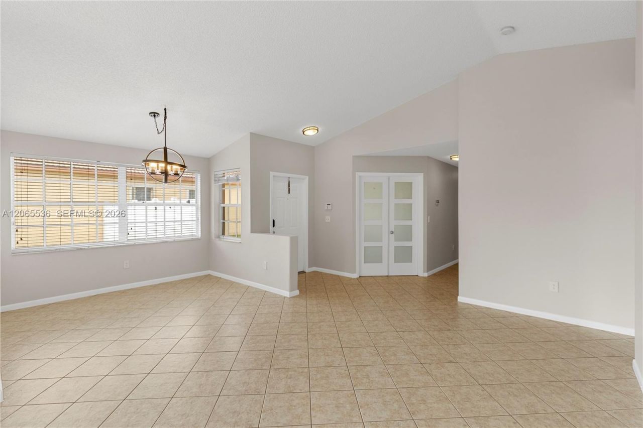 363 NW 158th Ave, Pembroke Pines, FL 33028 Photo
