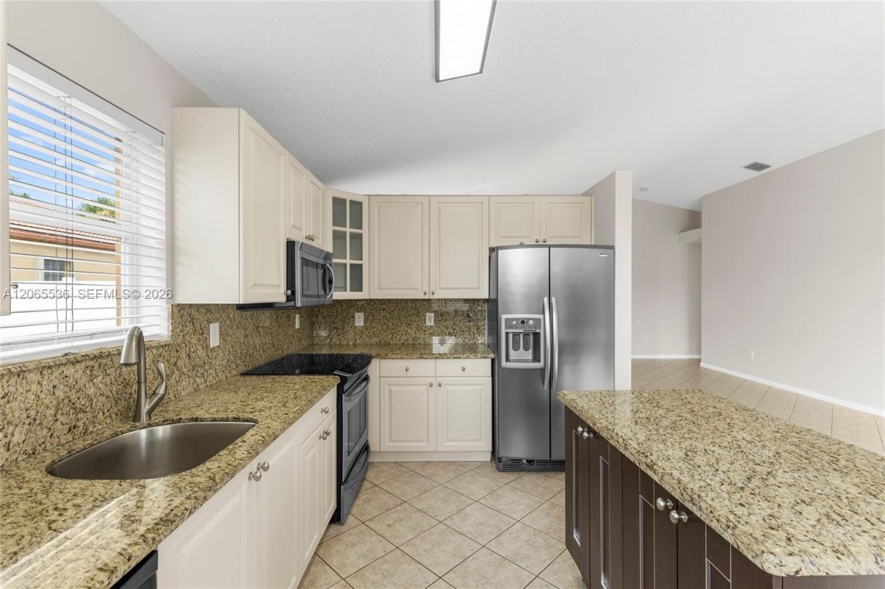 363 NW 158th Ave, Pembroke Pines, FL 33028 Photo