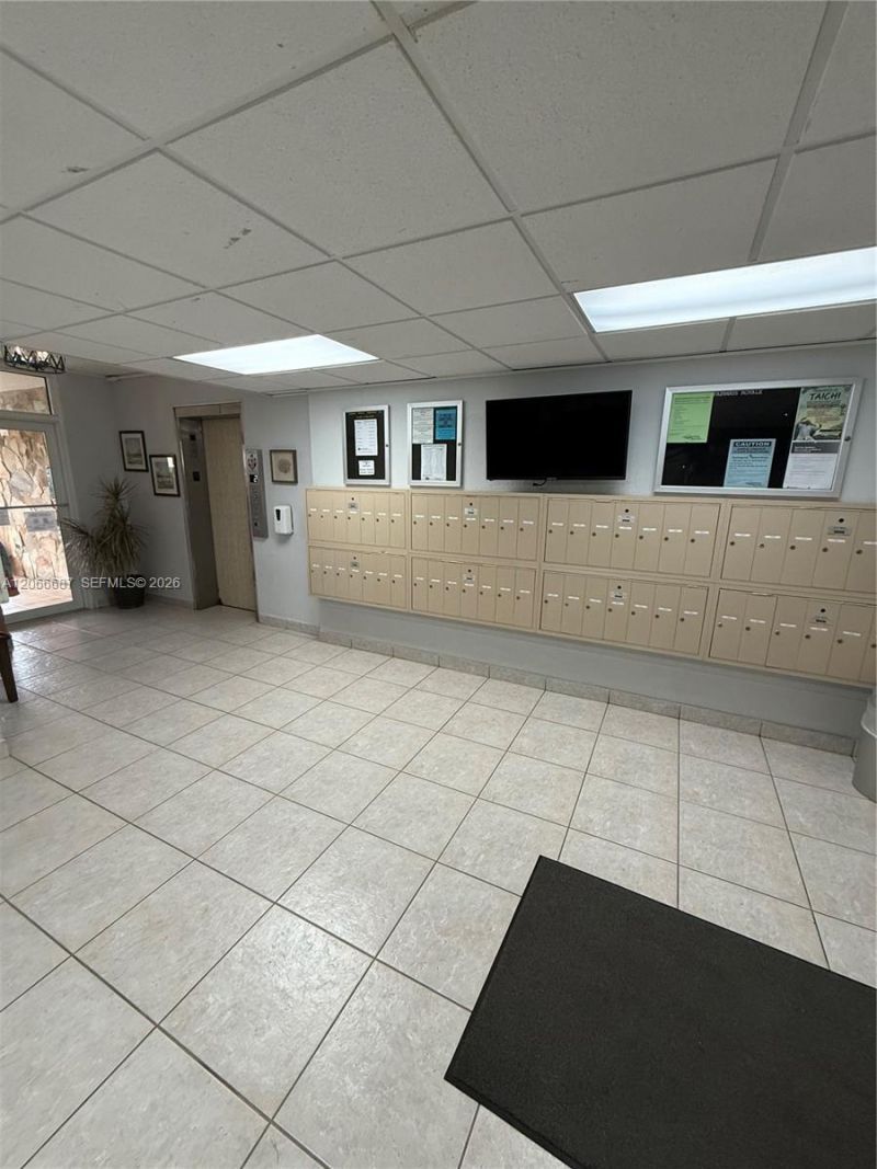 1445 Atlantic Shores Blvd , Unit 206, Hallandale Beach, FL 33009 Photo