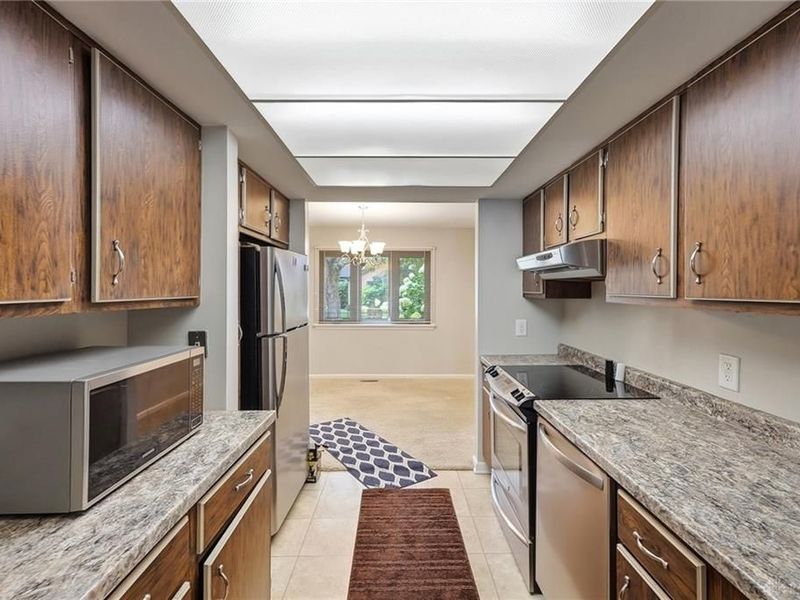 6852 Olde Greenbrier Lane, Centerville, OH 45459 Photo 10