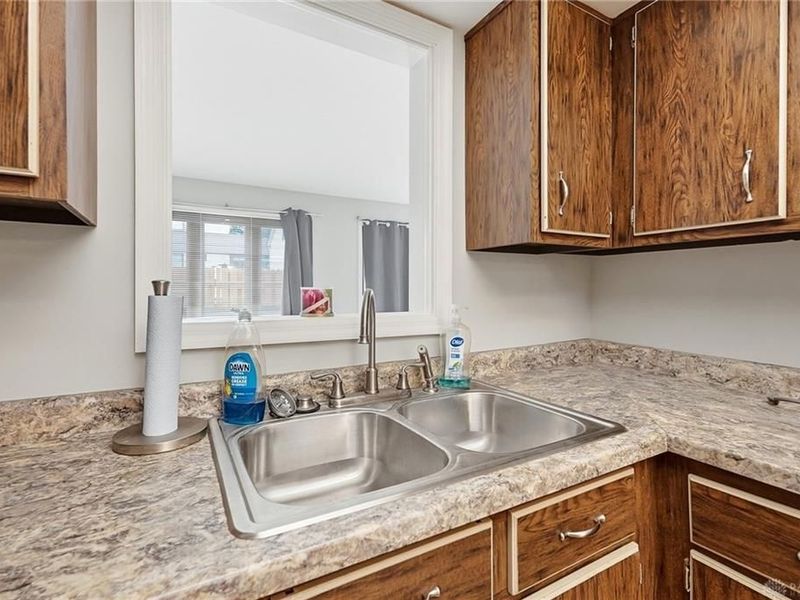 6852 Olde Greenbrier Lane, Centerville, OH 45459 Photo 11