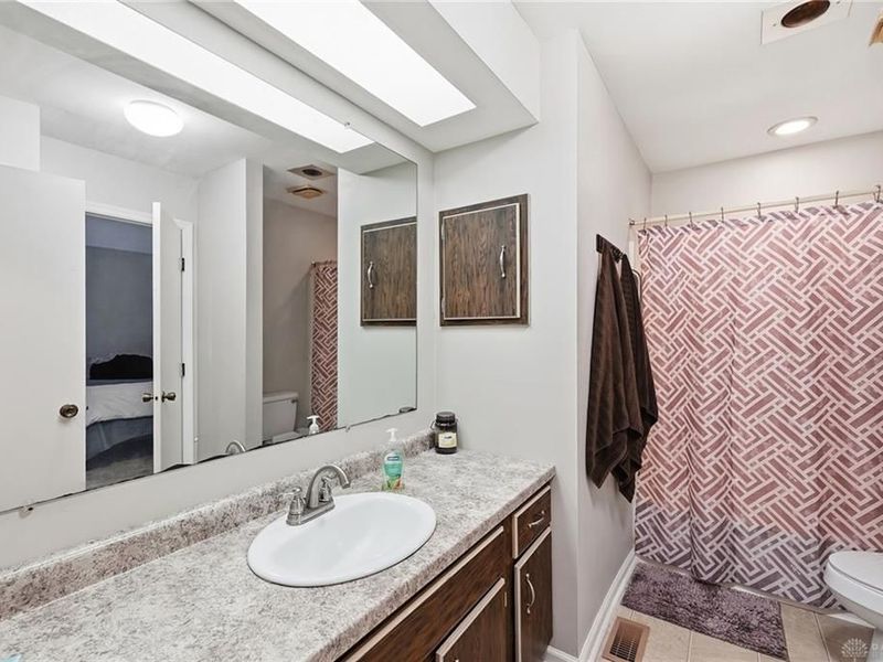 6852 Olde Greenbrier Lane, Centerville, OH 45459 Photo 18
