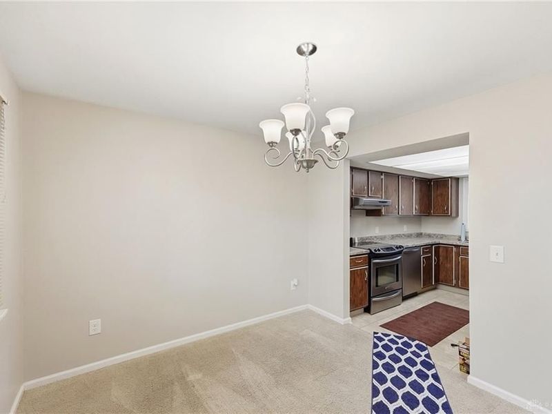 6852 Olde Greenbrier Lane, Centerville, OH 45459 Photo 7