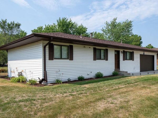 806 Callaway Street E, Saint Joseph, MN 56374
