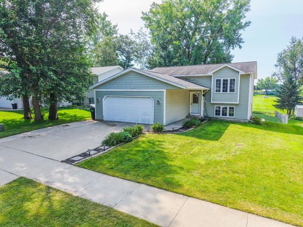 3834 Strathmore Lane SE, Rochester, MN 55904