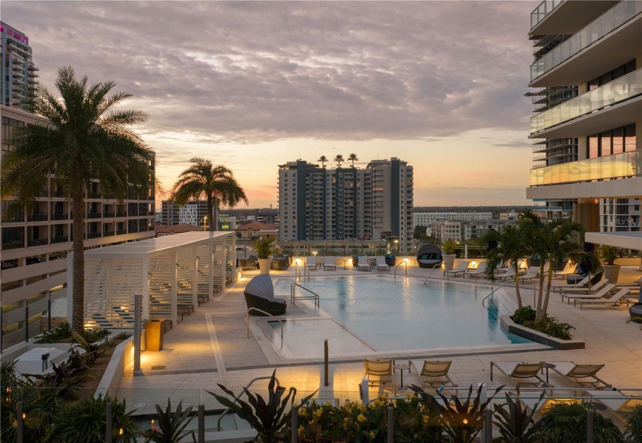 275 1st Avenue S, Unit 3405, Saint Petersburg, FL 33701 Photo