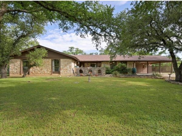 300 W Sequoia SPUR, Georgetown, TX 78628