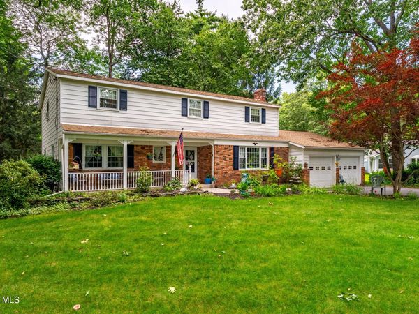 2 Valdepenas Lane, Clifton Park, NY 12065