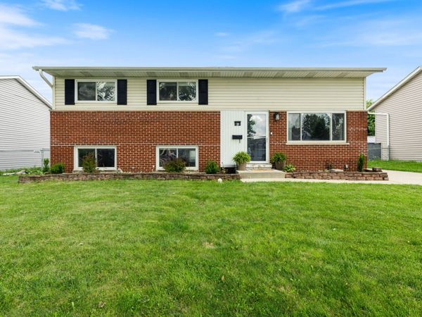20 W Fullerton Avenue , Glendale Heights, IL 60139