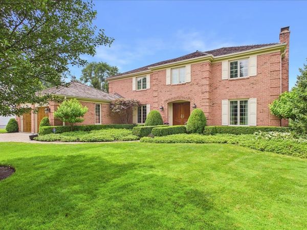 120 W Blackthorn Lane, Lake Forest, IL 60045