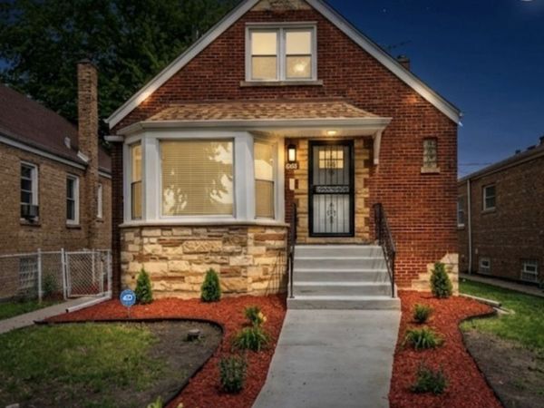 7917 S Christiana Avenue , Chicago, IL 60652