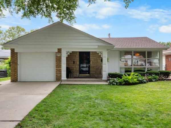 6150 N Keating Avenue, Chicago, IL 60646