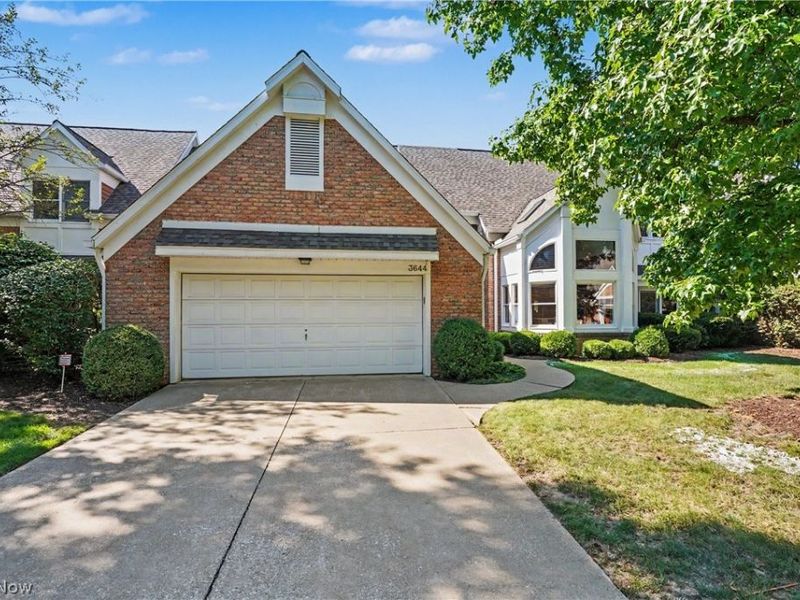 3644 Sparrow Pond Circle, Akron, OH 44333 Photo 2