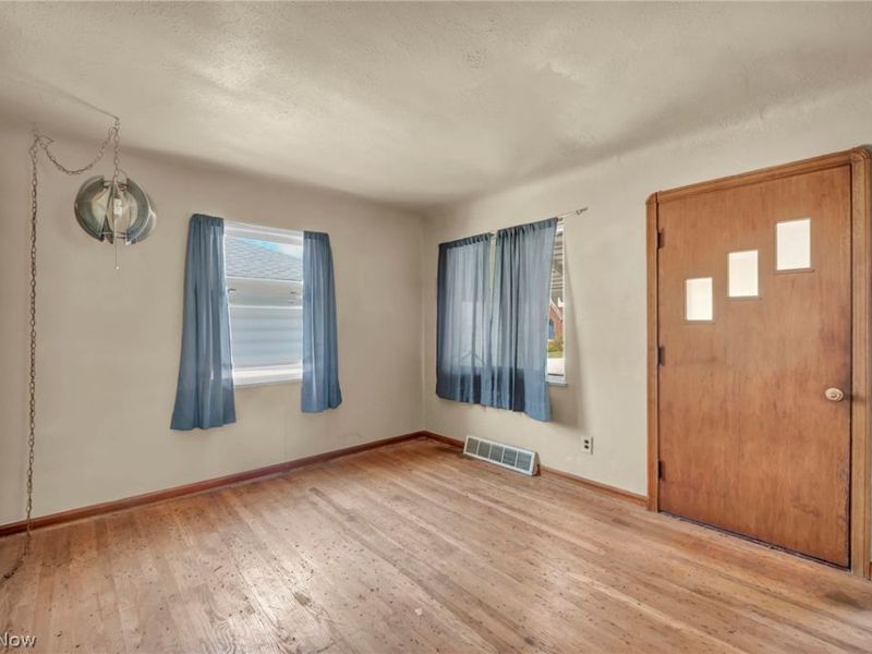 2911 North Avenue, Parma, OH 44134 Photo 7