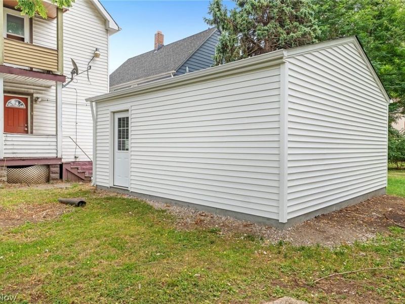 3978 E 55th Street, Newburgh Heights, OH 44105 Photo 34