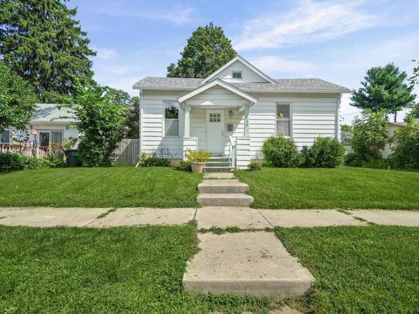 156 Erie Street , Valparaiso, IN 46383