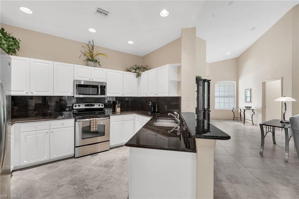 8458 Radcliffe Ter, Unit 202, Naples, FL 34120 Photo