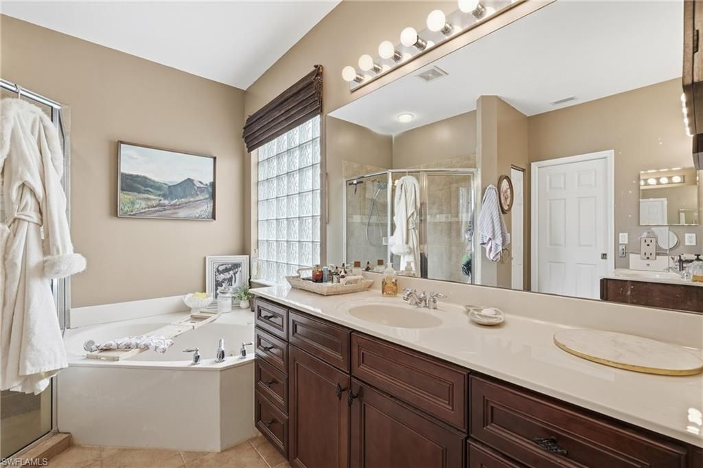 3565 Malagrotta Cir , Cape Coral, FL 33909 Photo