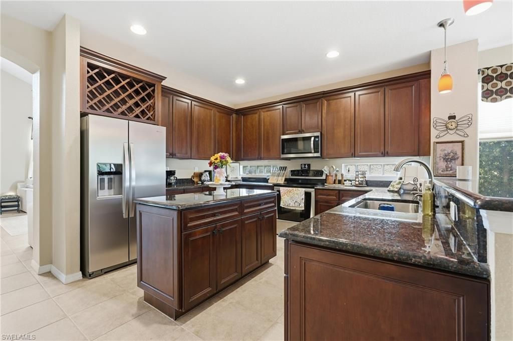 3565 Malagrotta Cir, Cape Coral, FL 33909 Photo