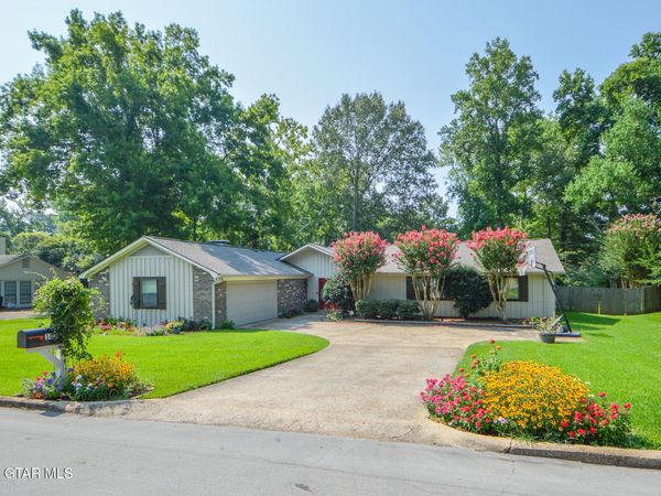 107 Pinewood Drive, Starkville, MS 39759