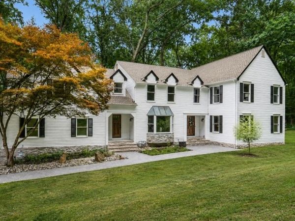 31 Warren Cutting, Chester, NJ 07930
