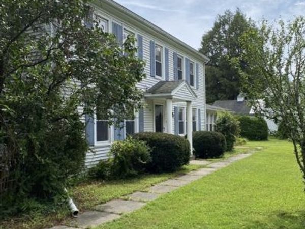 4-6 Middle St, Hadley, MA 01035