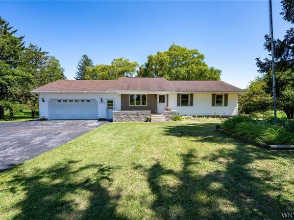 9395 Upton Road , Batavia, NY 14020
