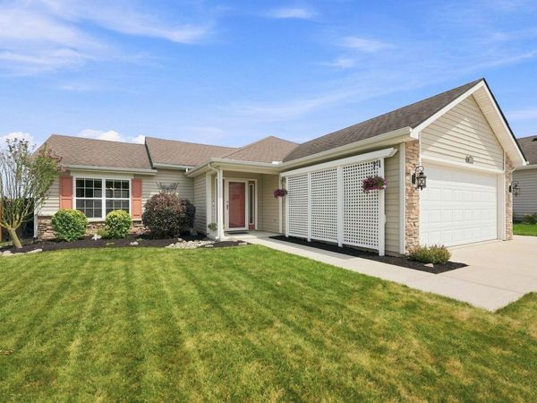 1818 Midsummer Night Cove, Fort Wayne, IN 46818