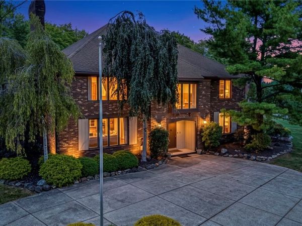 10 Woodburn Drive , Moreland Hills, OH 44022