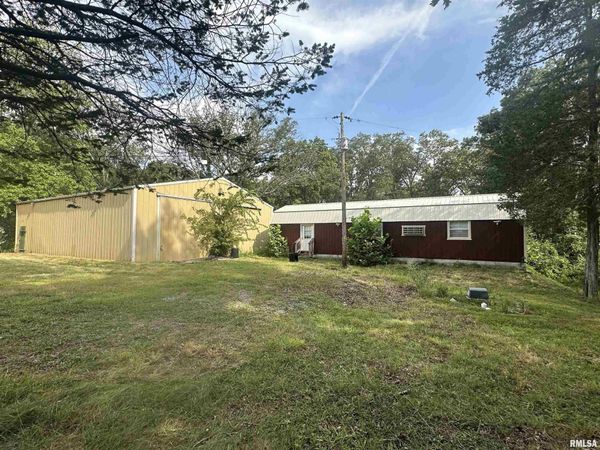 2003 GRANGE HALL Road, Marion, IL 62959
