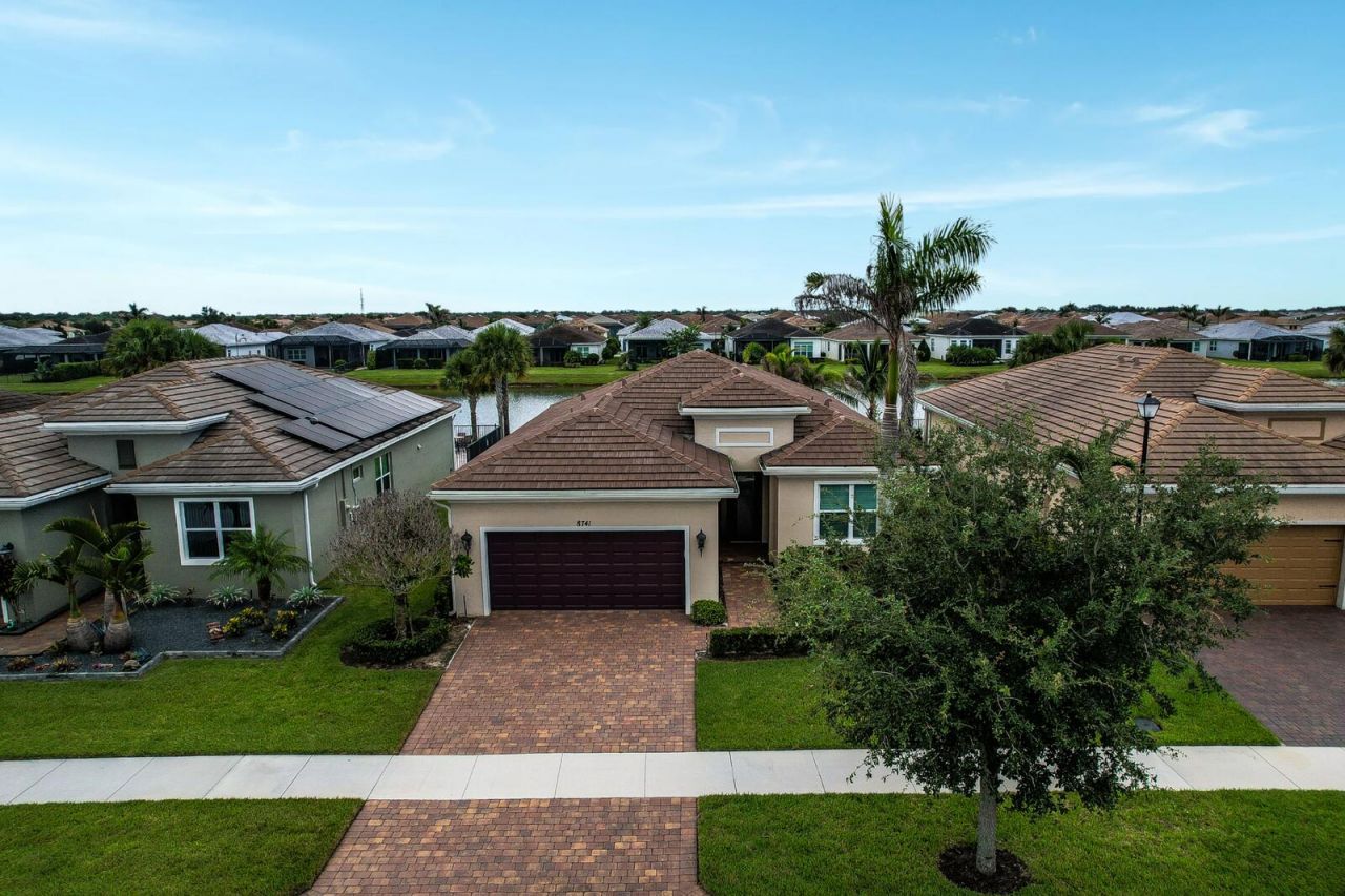 8741 SW Vico Way, Port Saint Lucie, FL 34987 Photo