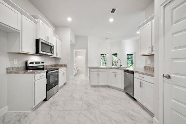 292 SW Ridgecrest Drive, Port Saint Lucie, FL 34953 Photo