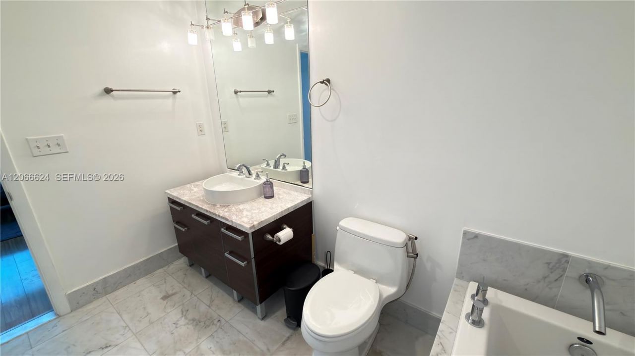 244 Biscayne Blvd, Unit 808, Miami, FL 33132 Photo
