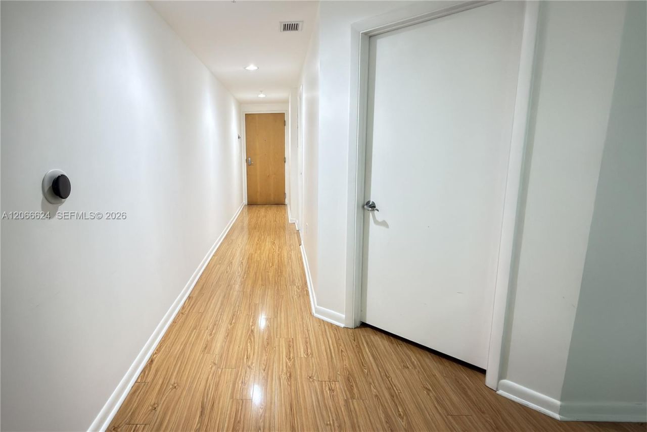 244 Biscayne Blvd, Unit 808, Miami, FL 33132 Photo