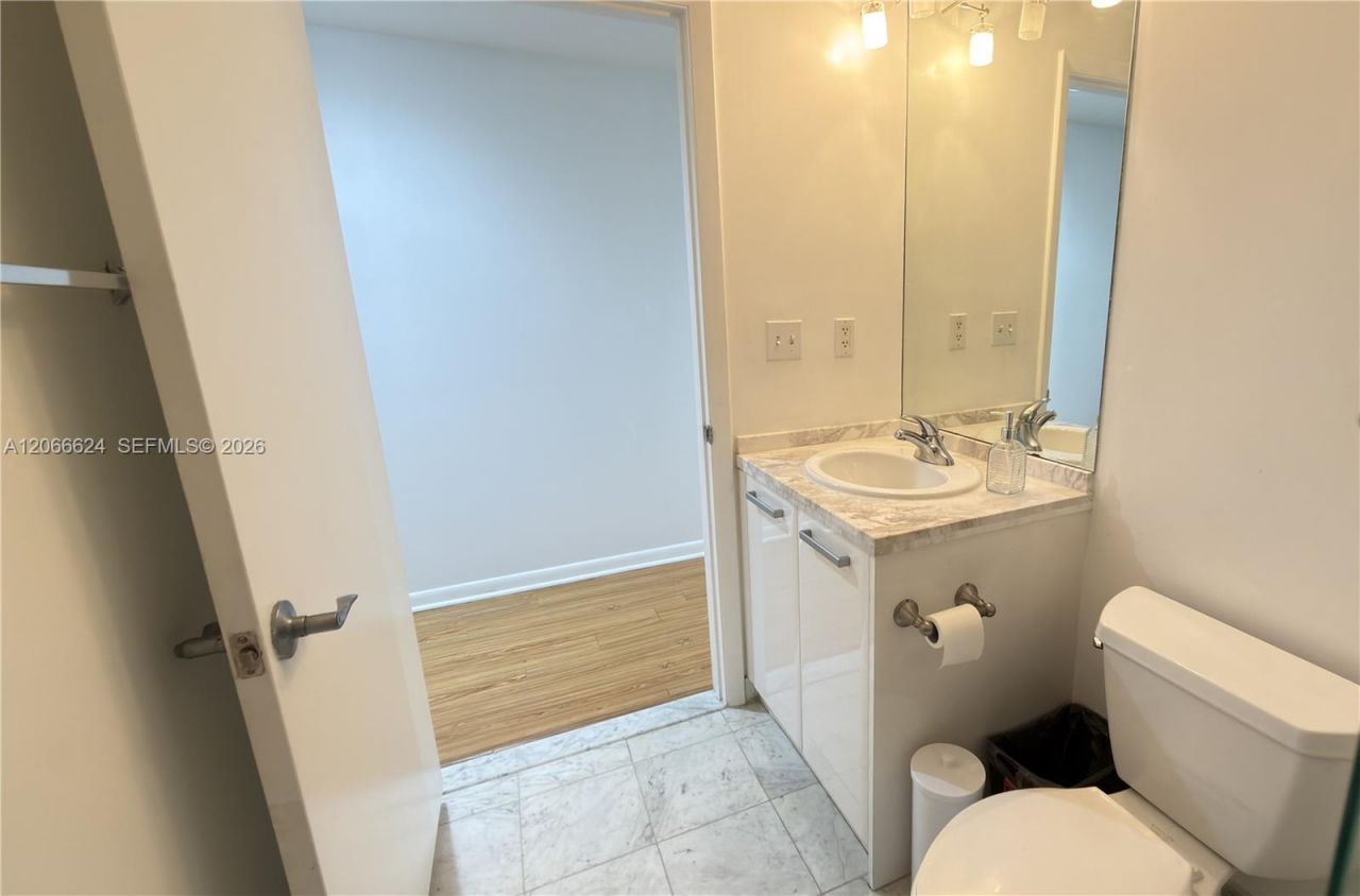 244 Biscayne Blvd, Unit 808, Miami, FL 33132 Photo