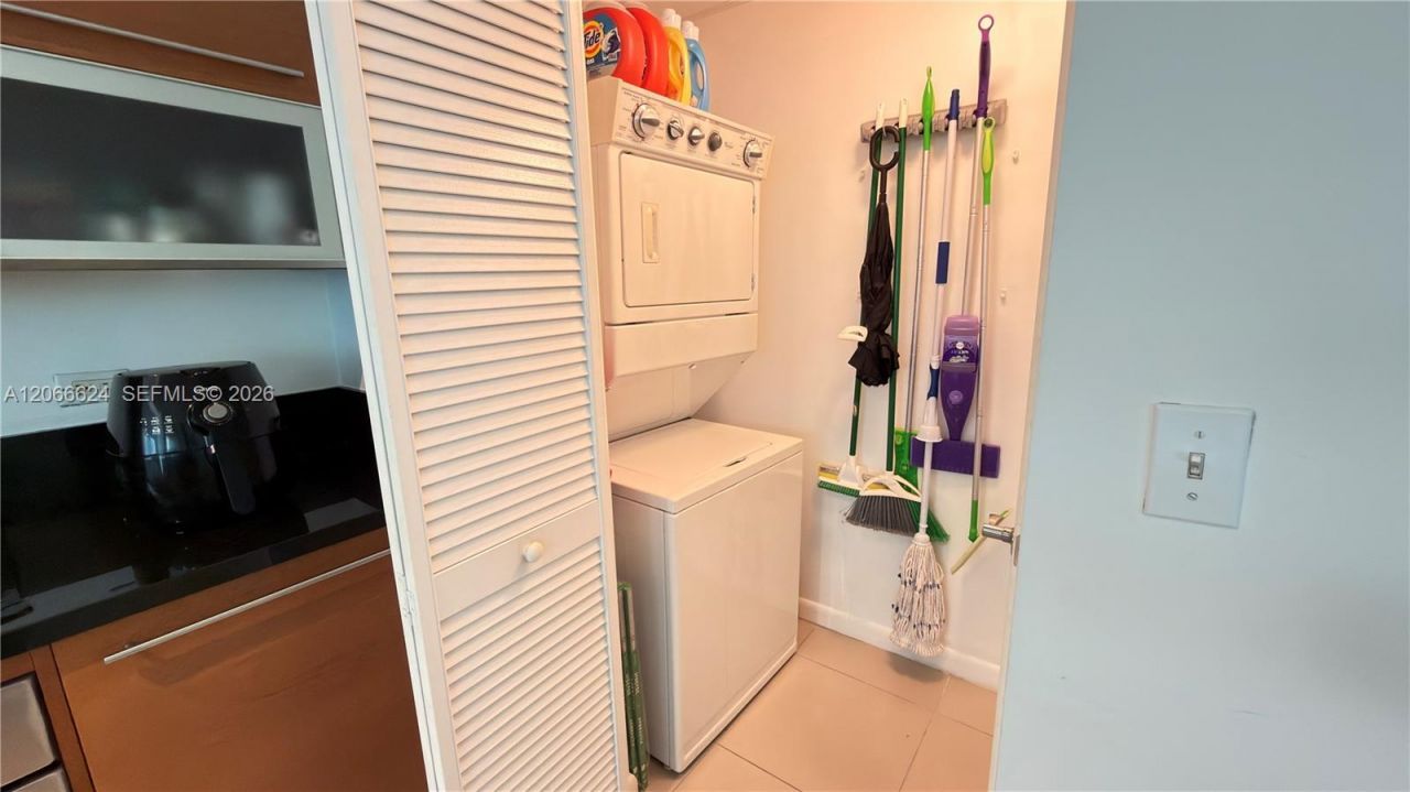 244 Biscayne Blvd, Unit 808, Miami, FL 33132 Photo