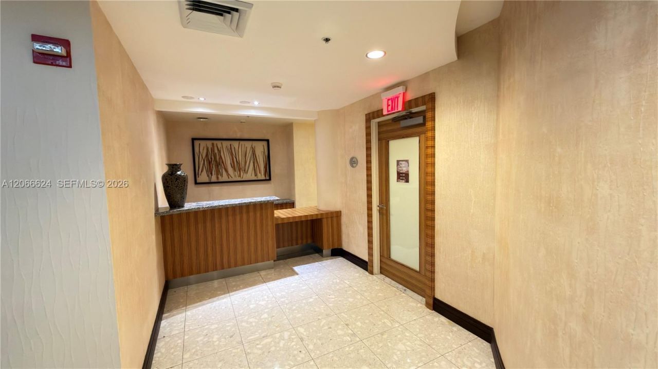 244 Biscayne Blvd, Unit 808, Miami, FL 33132 Photo