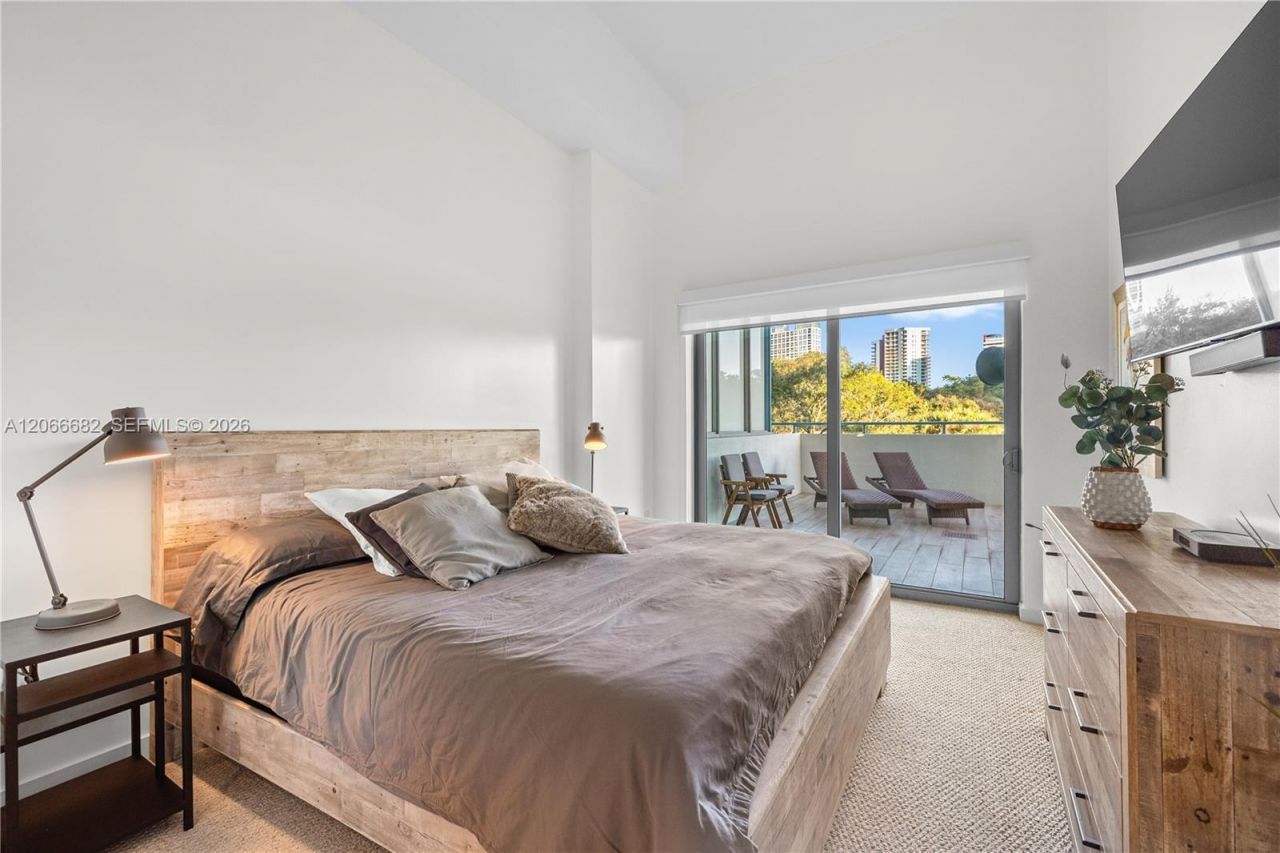 1600 SW 1st Ave , Unit 307, Miami, FL 33129 Photo