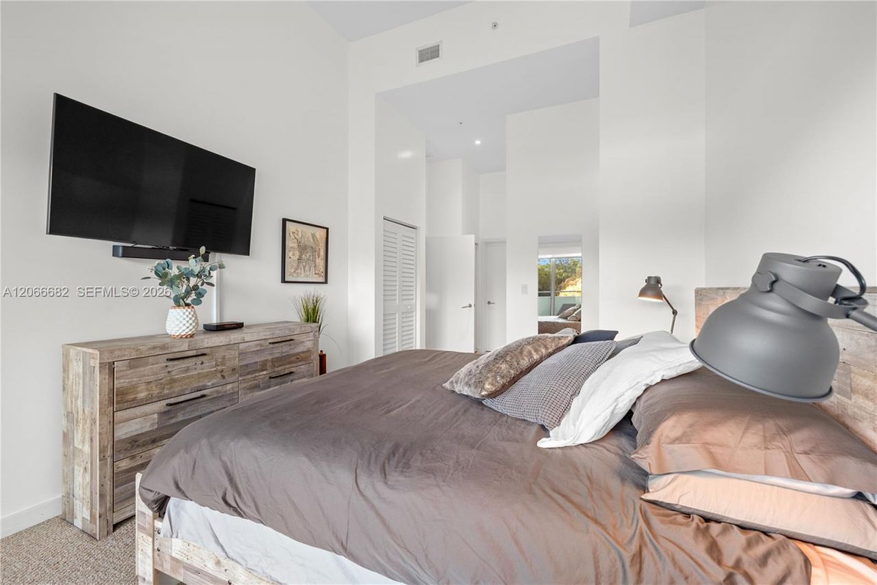 1600 SW 1st Ave , Unit 307, Miami, FL 33129 Photo