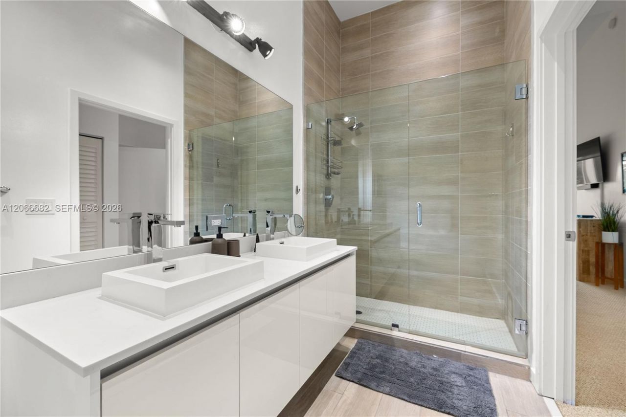 1600 SW 1st Ave , Unit 307, Miami, FL 33129 Photo