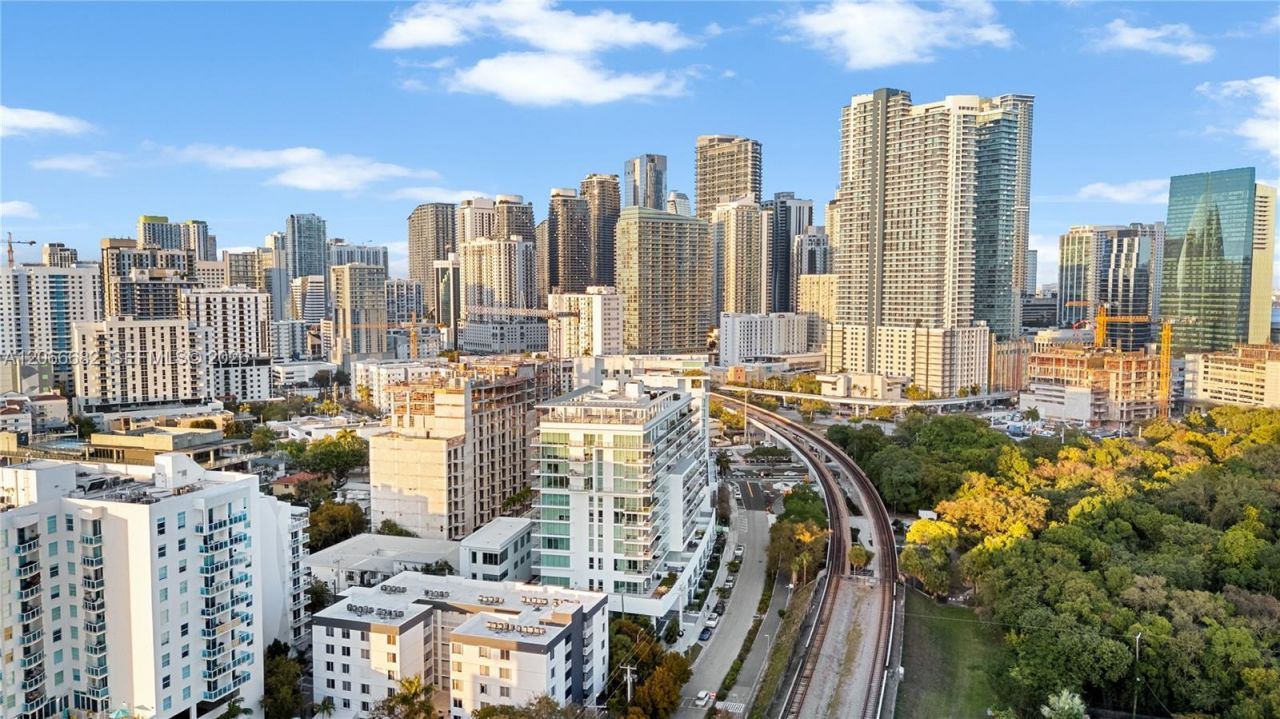 1600 SW 1st Ave , Unit 307, Miami, FL 33129 Photo